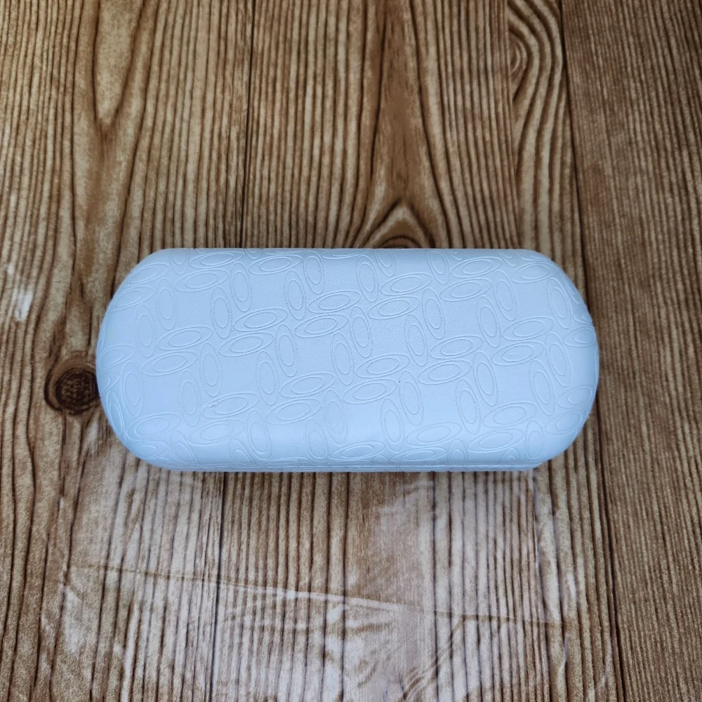 Oakley Hard Clamshell Sunglasses Case-White Embossed Leather‎